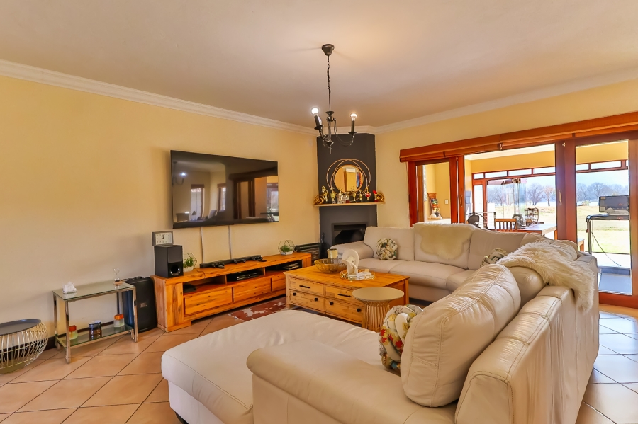 To Let 3 Bedroom Property for Rent in The Coves North West